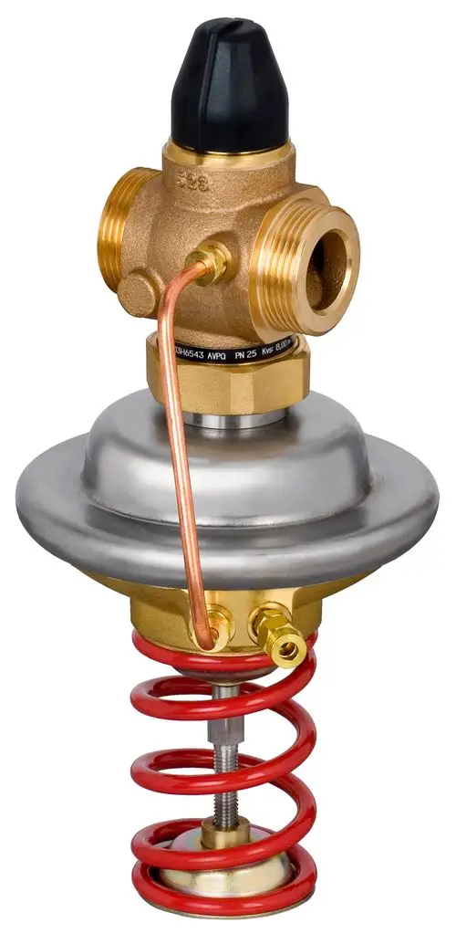 Danfoss-Druckregler mit einem metallischen Gehäuse und einer roten Feder. Anschlüsse für Zufluß und Abfluß sind an den Seiten sichtbar.